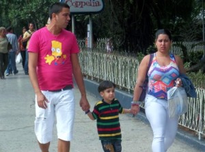 familia cubana en coppelia